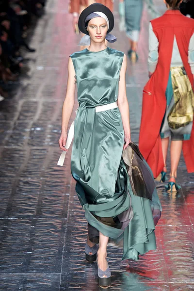Look 29